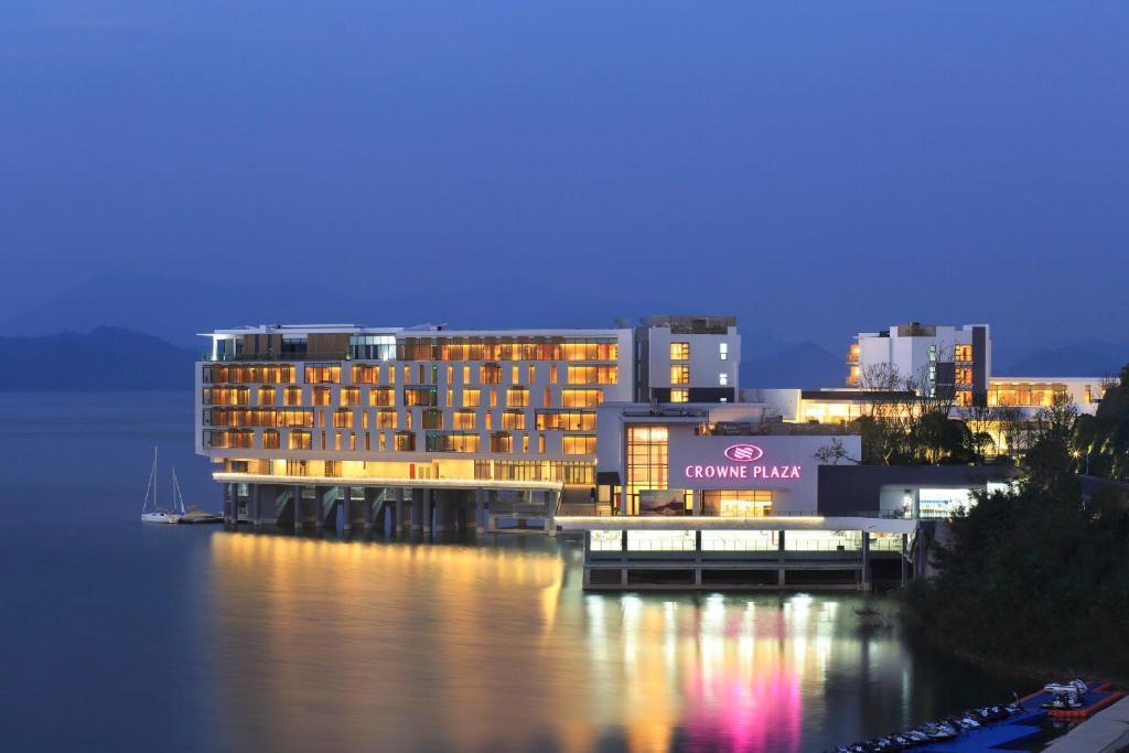 Crowne Plaza Huangshan Taiping Lake, An Ihg Hotel Ngoại thất bức ảnh